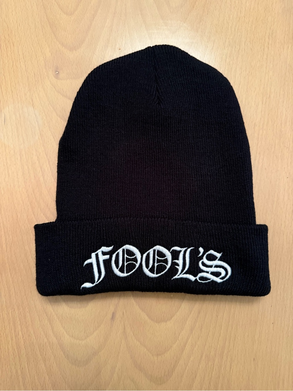 NWOT FOOL’S GOLD RECORDS Old English Embroidered Knit Hat